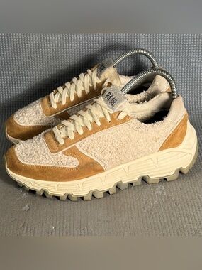 P448 Women's Jackson Fashion Sneaker Beige/Cream Size 6.5 US 37 EU